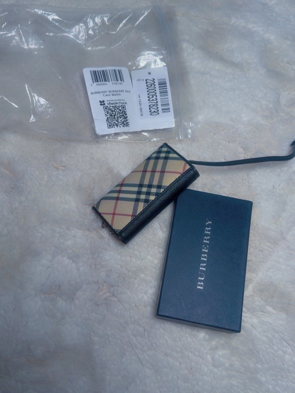 Key holder with Burberry box